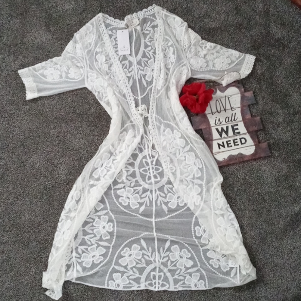 Coverups white L ( embroidered)
